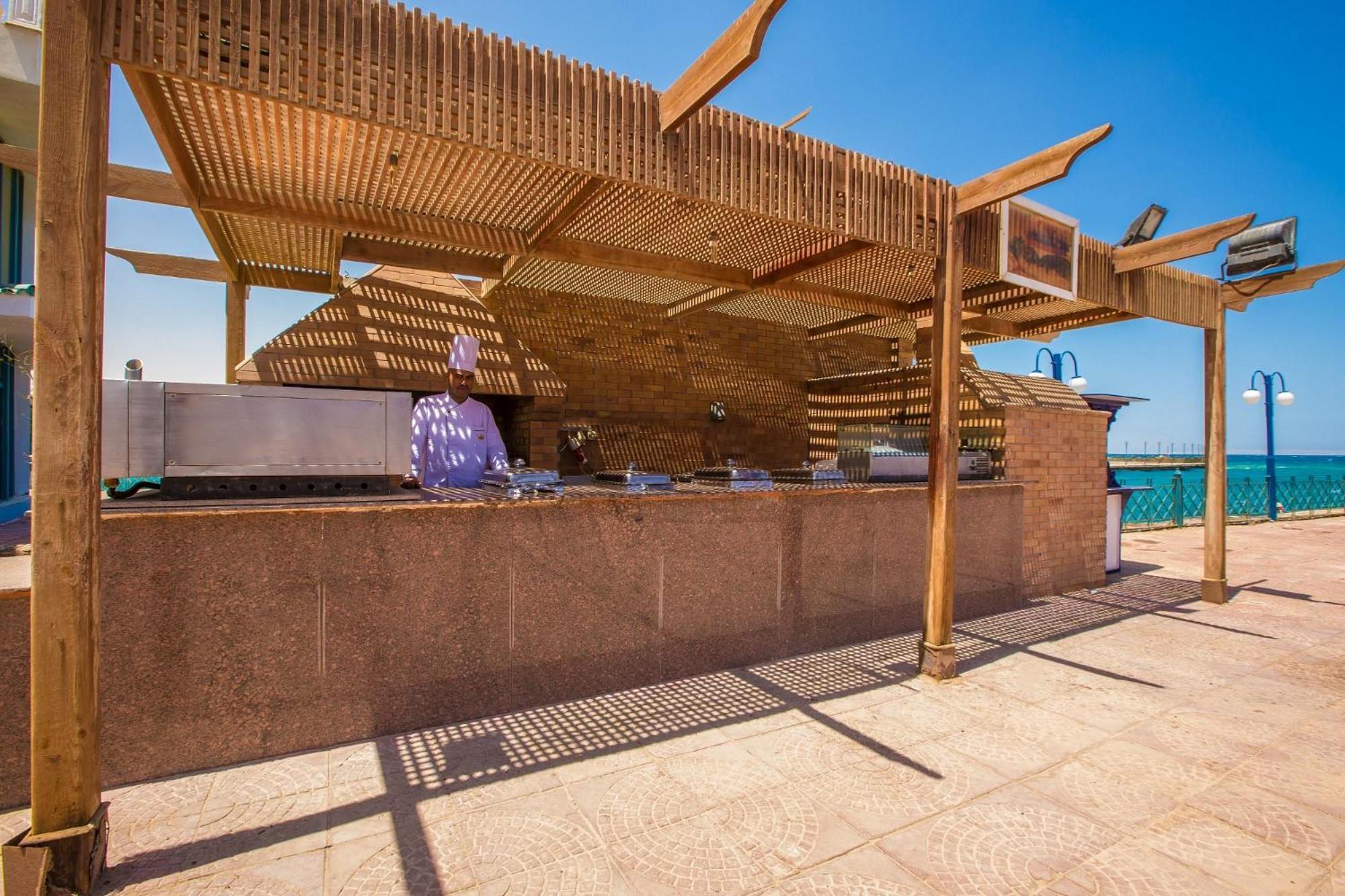 הורגהדה The Palace Beach Hotel מראה חיצוני תמונה
